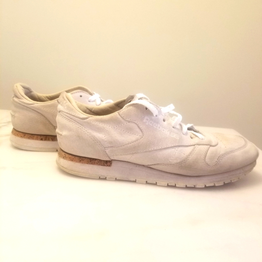 Reebok Size 8.5 EU 44.5 29cm. Model 1216